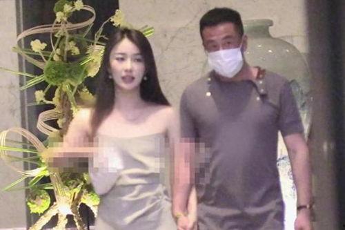 明星牵手爆料最新视频播放,甜蜜瞬间引网友热议  第3张 明星牵手爆料最新视频播放,甜蜜瞬间引网友热议  第3张